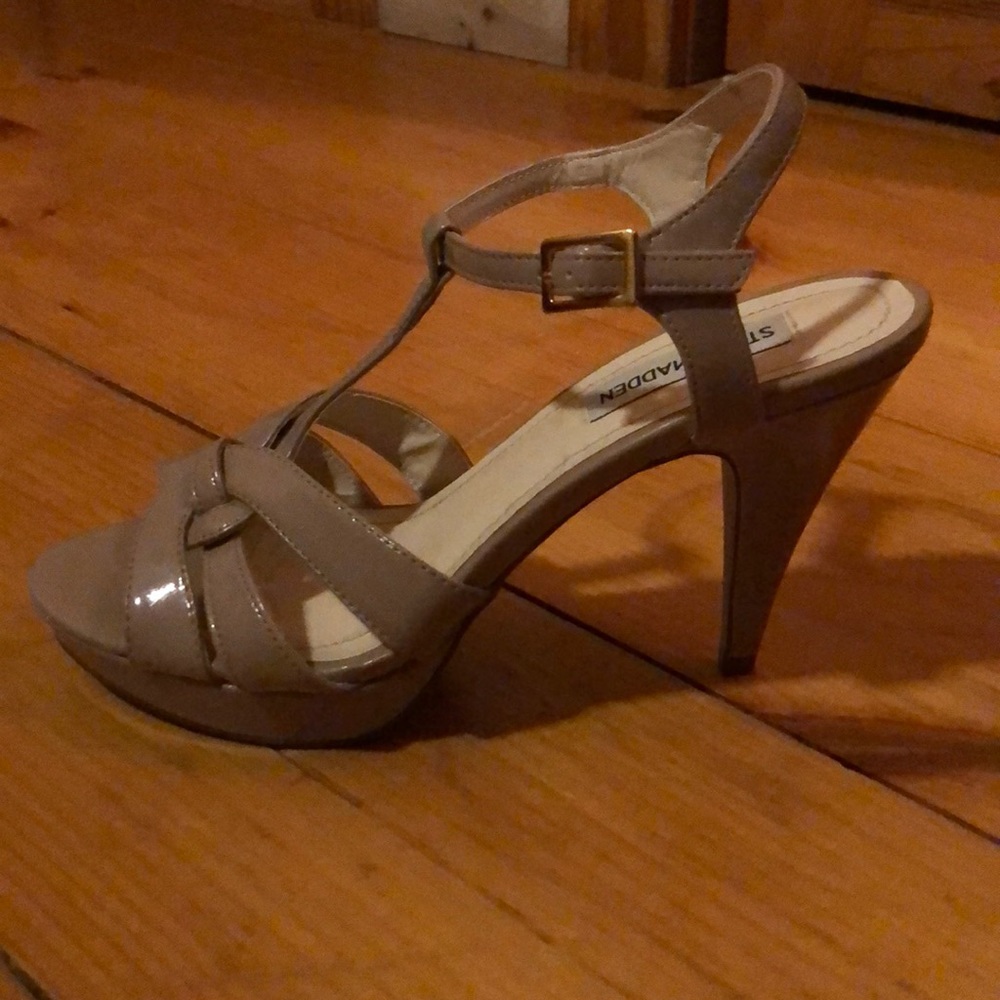 Steve Madden Daarling Pump